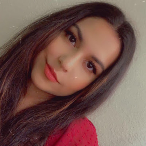 Meet your Posher, Alexis - Picture 1 of 1